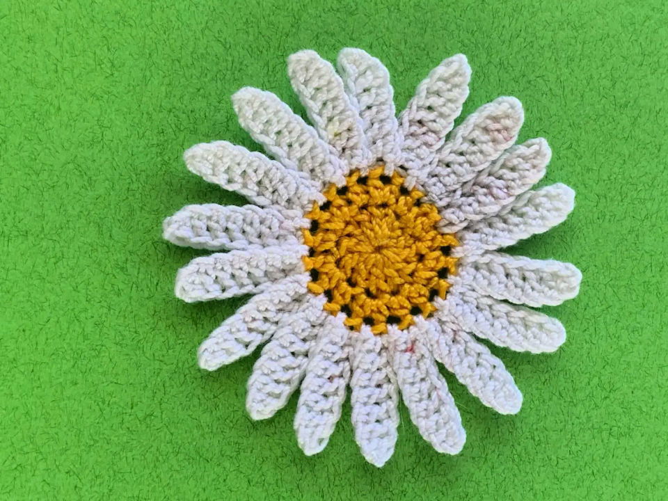 Daisy Flower Crochet STEP BY STEP TUTORIAL with English Sub (Pattern) -  Jefferson Arts x Crafts 