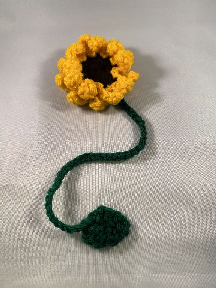 Modern Crochet Sunflower Bookmark Pattern