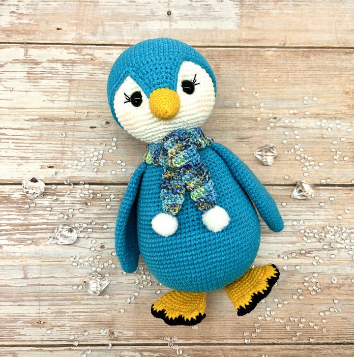 Pretty Crochet Poppy the Penguin Pattern