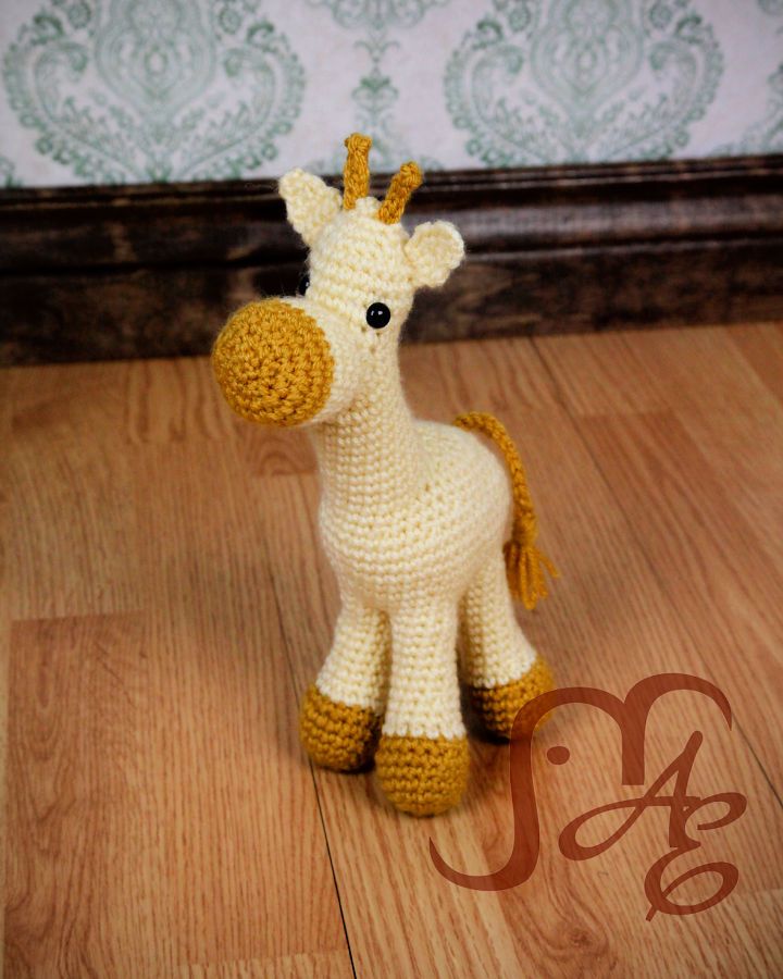 Simple Crochet Giraffe Amigurumi Pattern