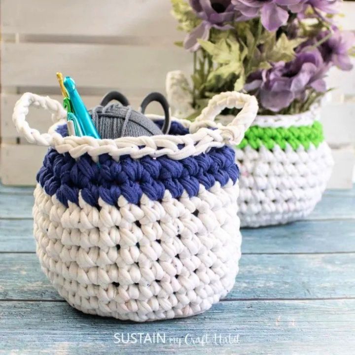 T Shirt Yarn Crochet Basket with Handles Pattern