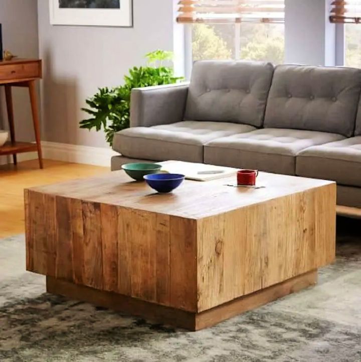DIY Basic Coffee Table Using Pallet Wood