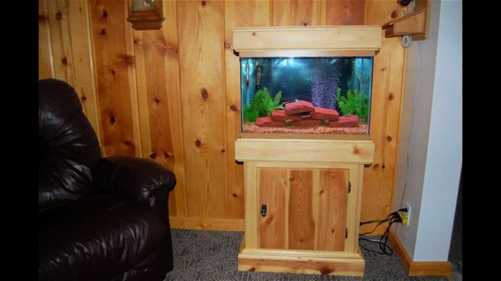 Adorable DIY Wooden Aquarium Stand