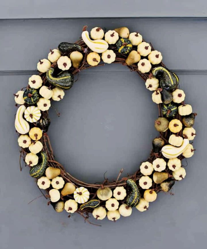 Creative Hot Glue Gun Tiny Gourds Wreath for Home Decor