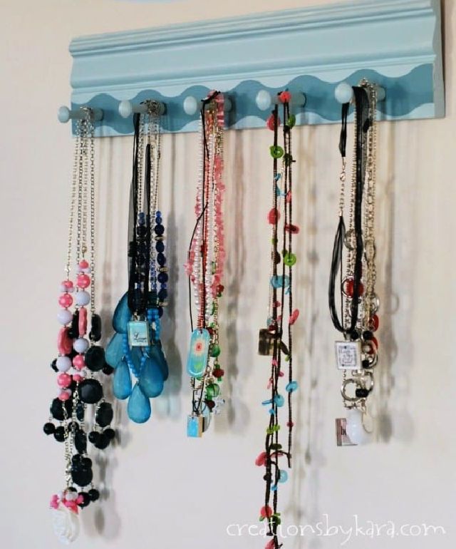 Creative Way to Necklace Holder With Frog Tape