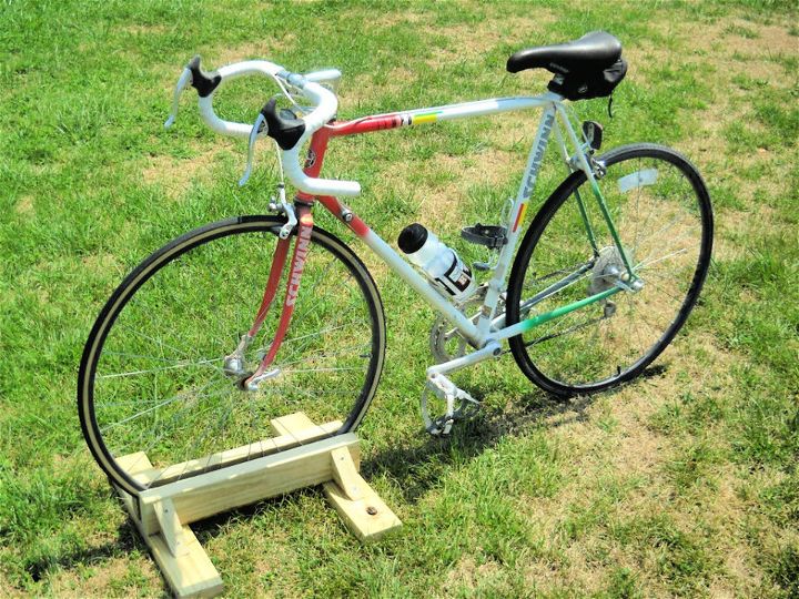  DIY Bike Stand Out Of Wood