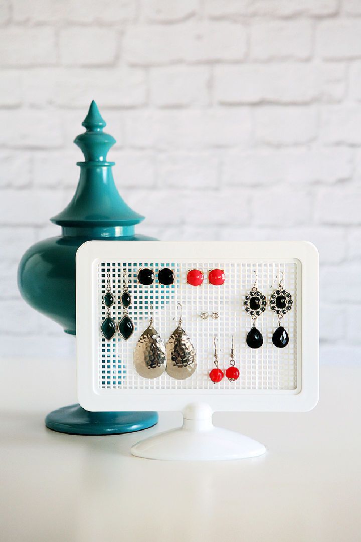 Clever DIY Earring Holder Ideas