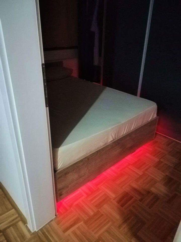 DIY Floating Bed With Led Strip