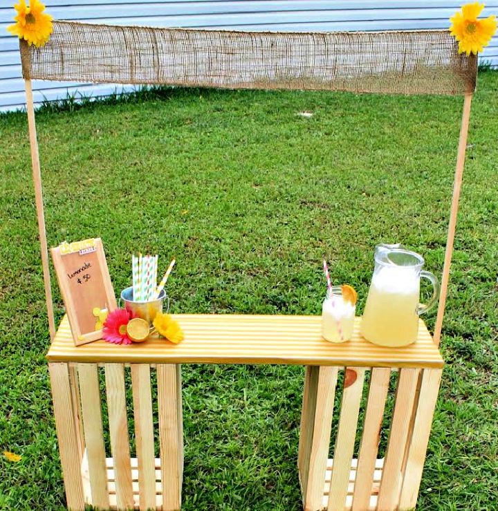 Portable Lemonade Stand With Wooden Crates