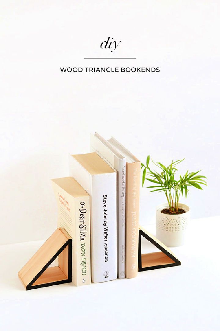 DIY Wood Triangle Bookends