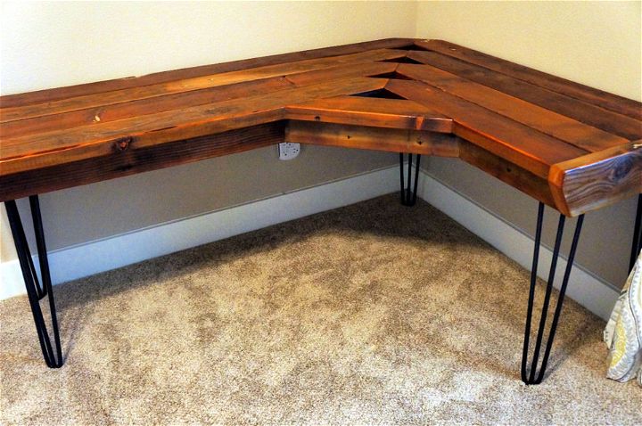 Easy DIY Reclaimed Wood Corner Desk