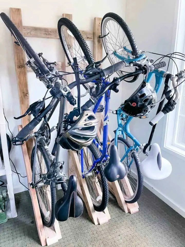 Easy DIY Wooden Wall Mount Bike Rack