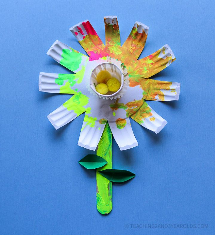 Easy Paper Plate Flower Craft for Preschoolers