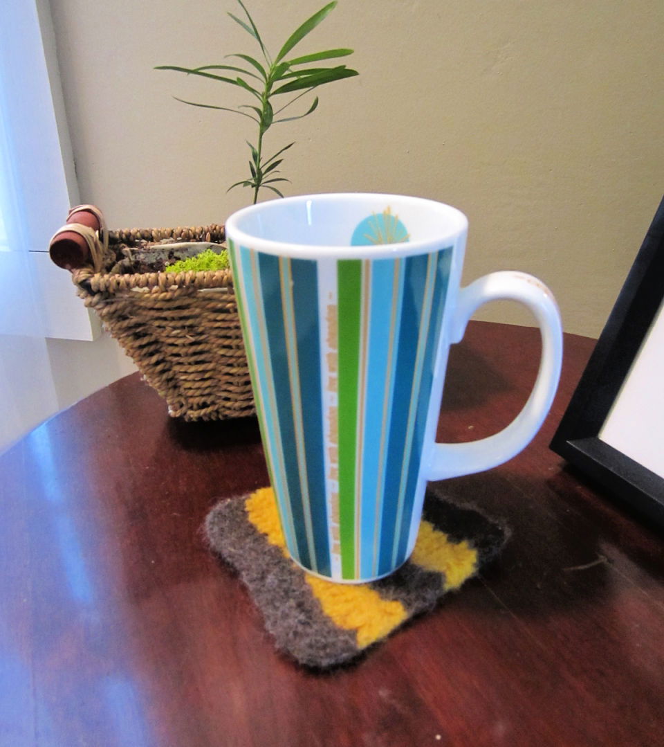 Free Knit Striped Felt Coaster Pattern