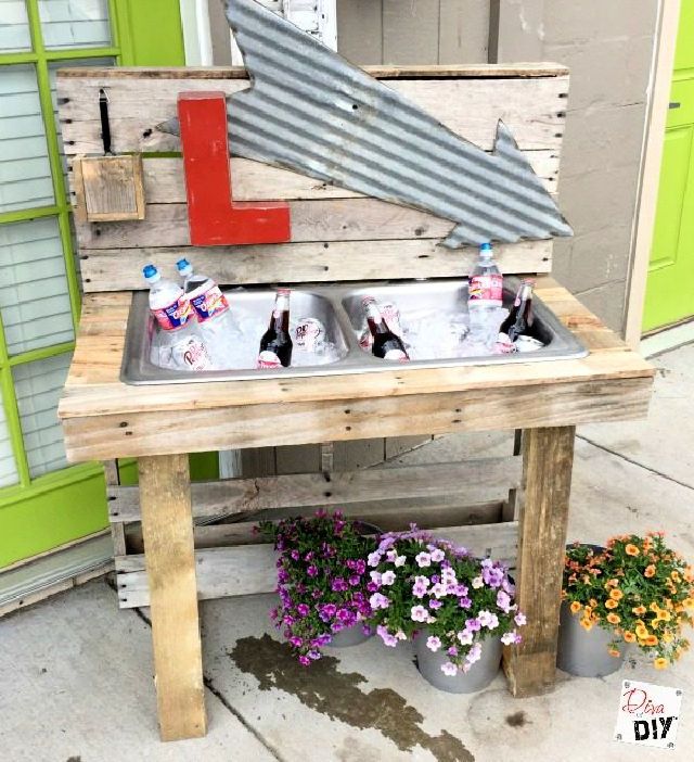 How to Do Pallet Drink Station