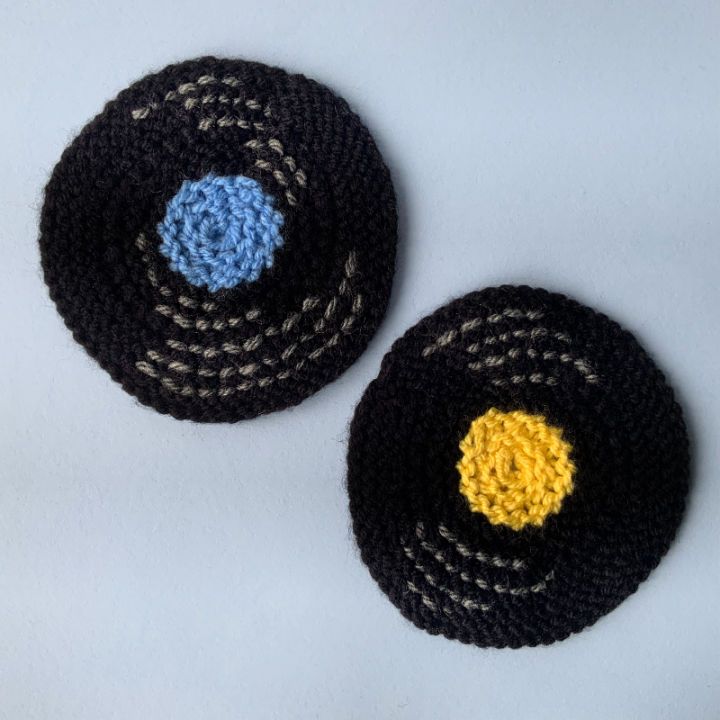 How to Knit a Vinyl Disc Coaster - Free Pattern