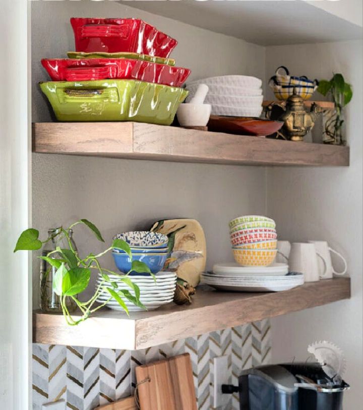 https://media.ialwayspickthethimble.com/wp-content/uploads/2023/03/Kitchen-Floating-Shelves-Decore.jpg