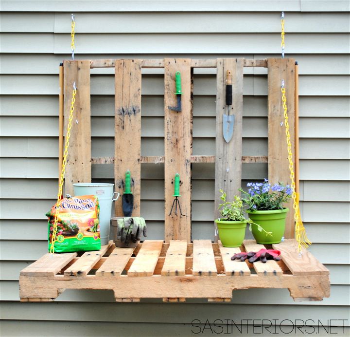 Pallet Gardening Table Idea