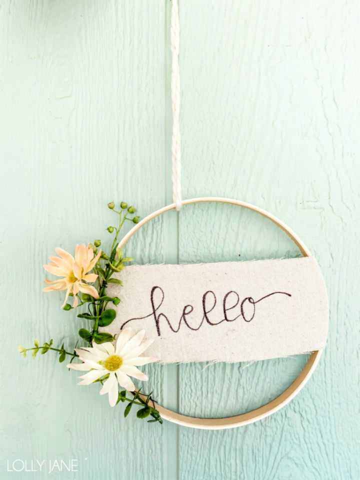 DIY Canvas Banner Hoop Wreath