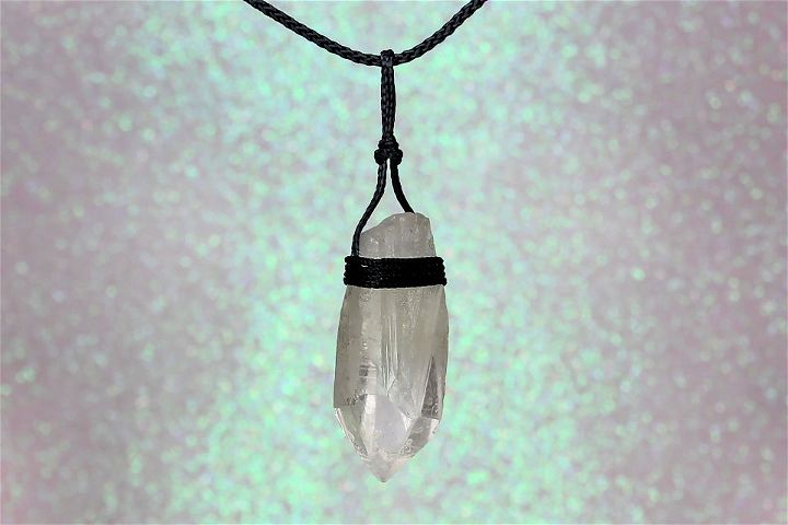 DIY Kyber Crystal Necklace With String