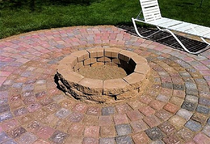 DIY Curved Bricks Fire Pit for Patio 
