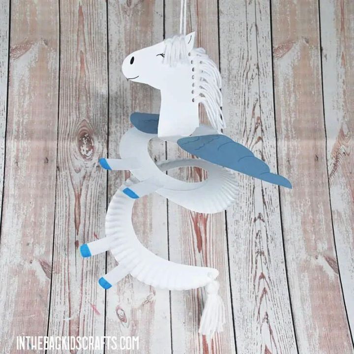 Easy Paper Plate Craft for Horse Lovers