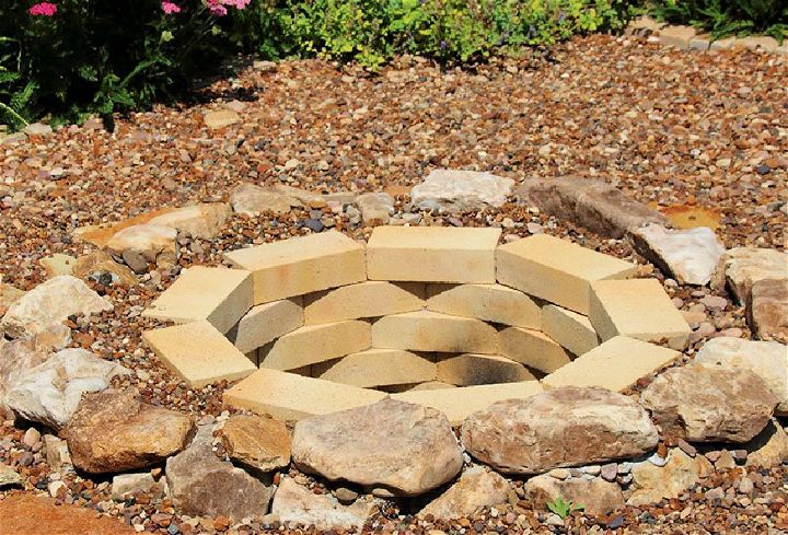 How to Build a Brick Fire Pit in 6 Steps
