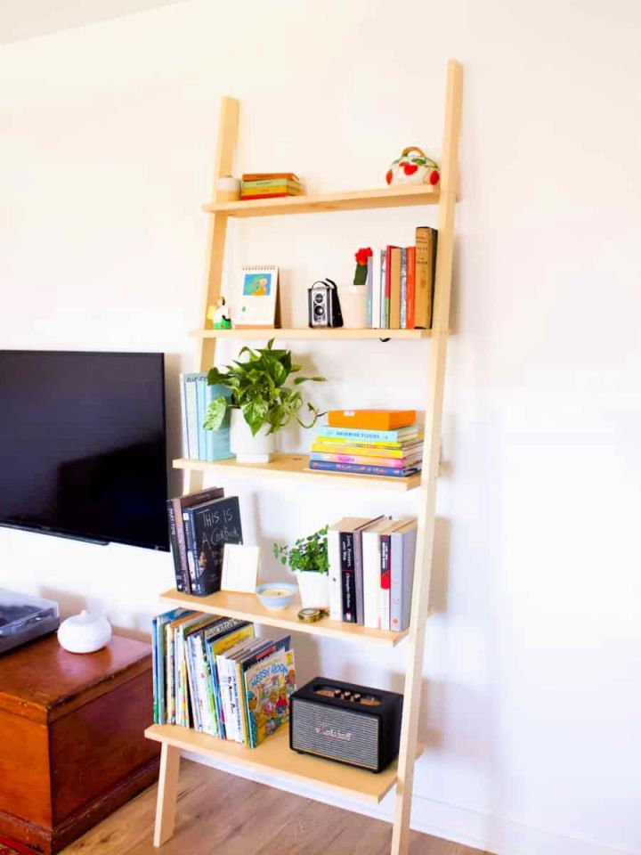 DIY Leaning Bookshelf Out of Wood