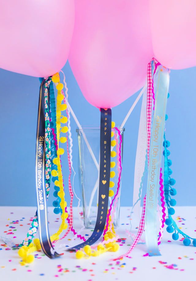 How to Decorate Balloons With Ribbons