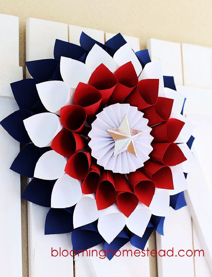 DIY Patriotic Wreath Design