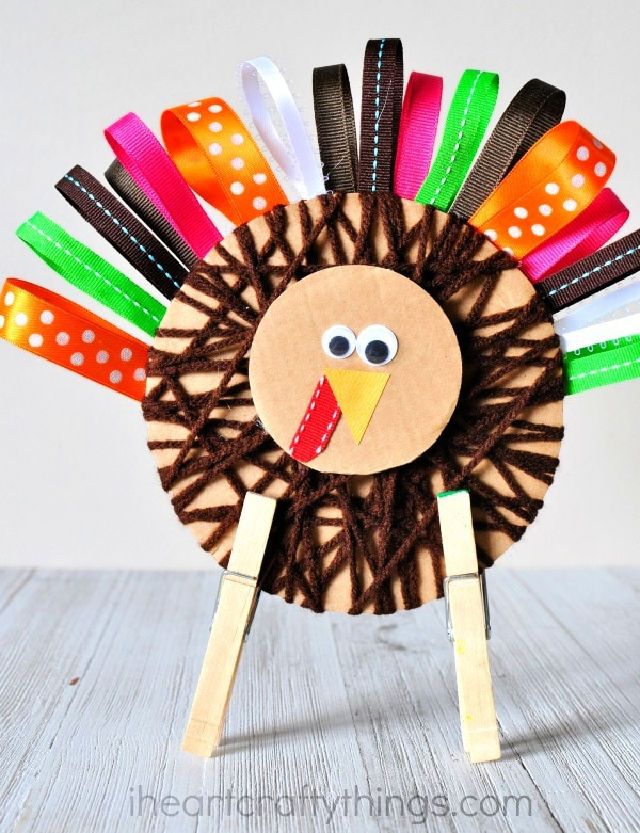 Yarn and Ribbon Thanksgiving Turkey Craft