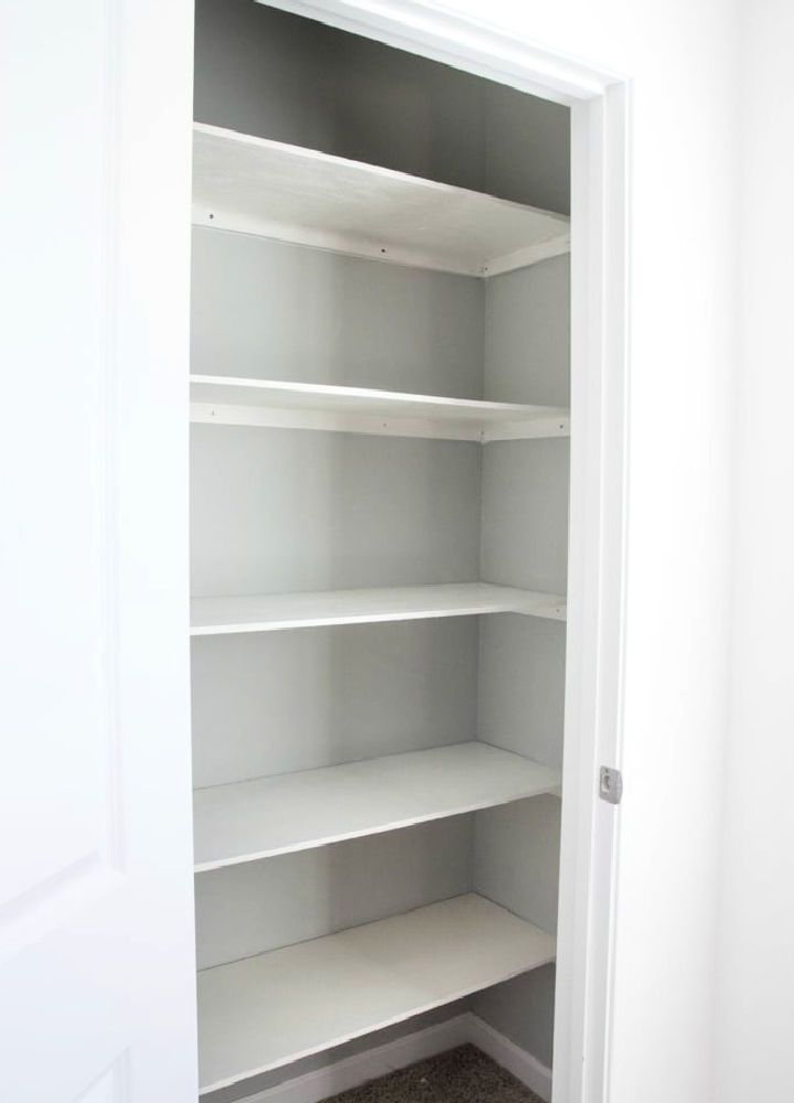Basic Closet Shelves Design