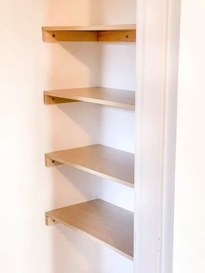 Cheap DIY Closet Shelves