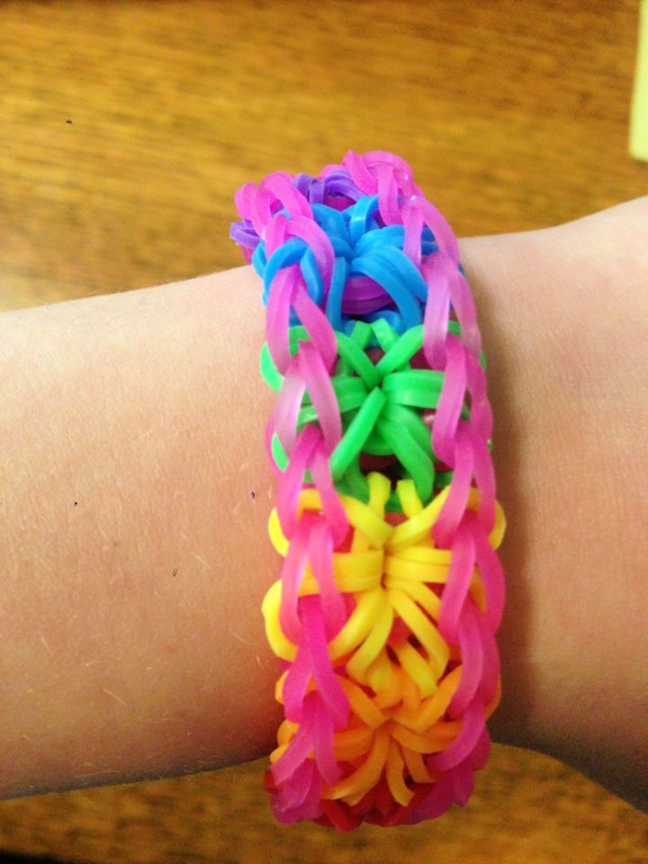 Cool Rainbow Loom Starburst Bracelet