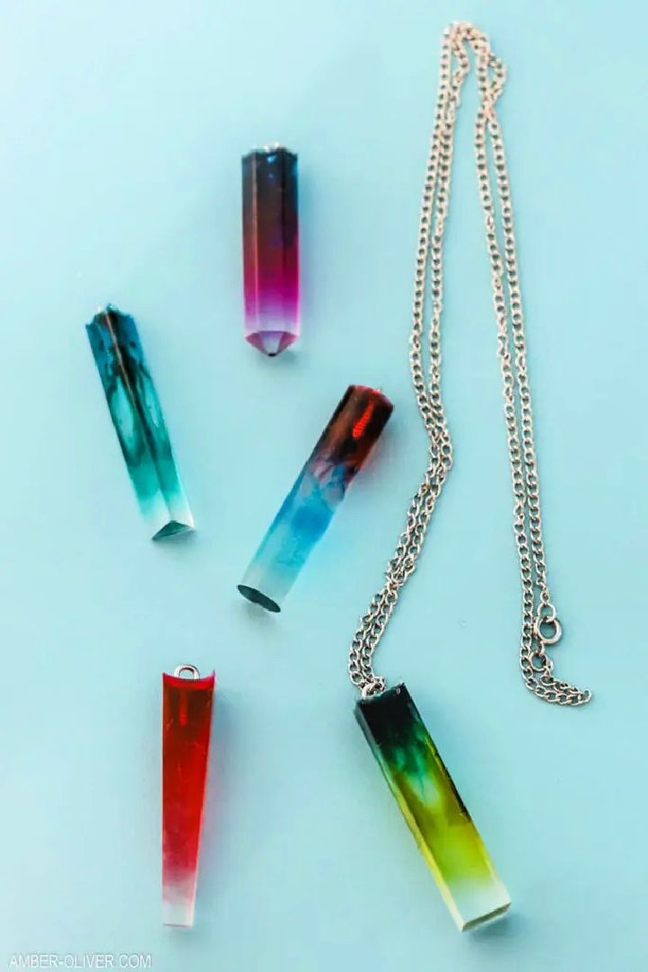 Make a Beautiful Resin Necklace With Colorful Alcohol Inks