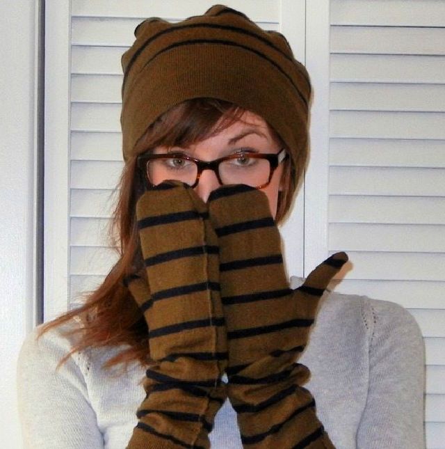 How to Make Your Own Recycled Sweater Mittens