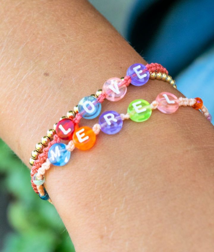Making Friendship Bracelets With Beads