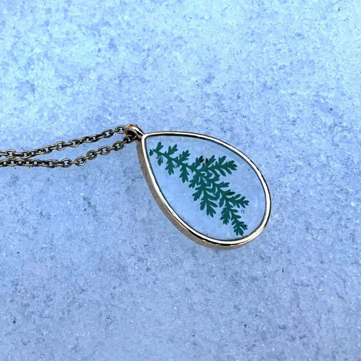 Making Resin Jewelry With Botanicals