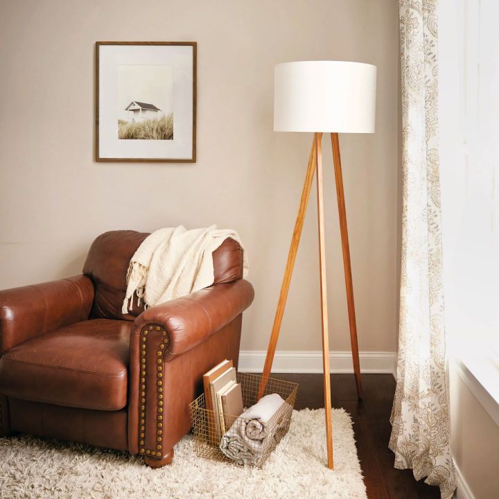 Easy DIY Floor Tripod Lamp