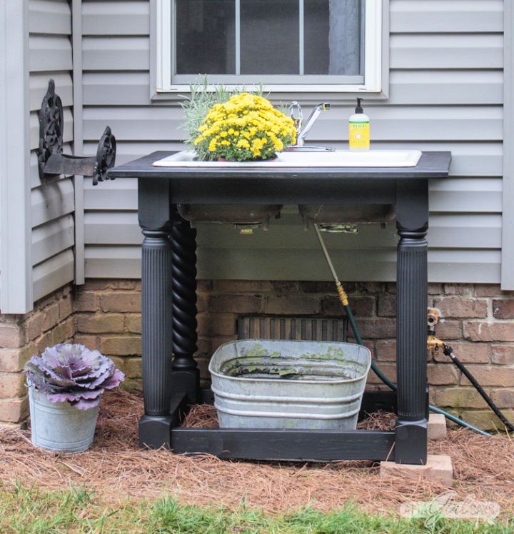 How to Build an Outdoor Farmhouse Style Sink