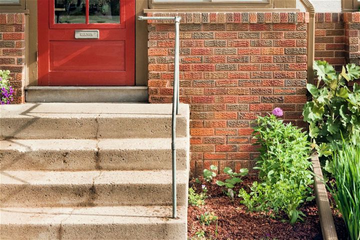 How to Fix Chipped Concrete Steps