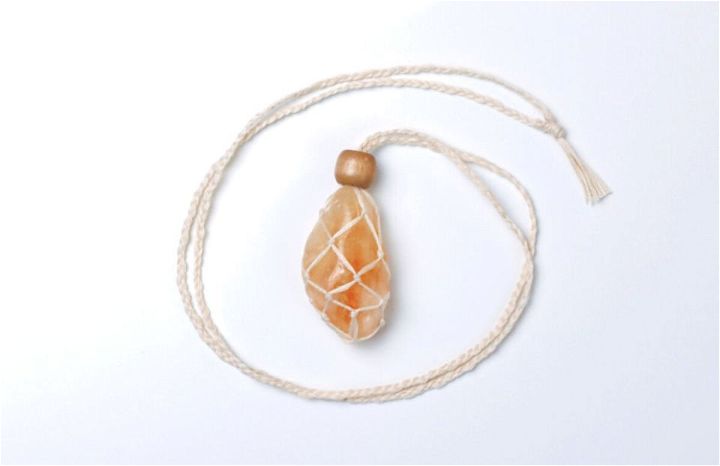 DIY Interchangeable Macrame Crystal Necklace With a Stone