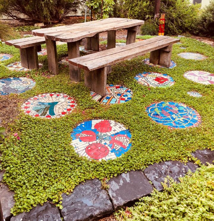 Making Your Own Garden Mosaic Stepping Stones