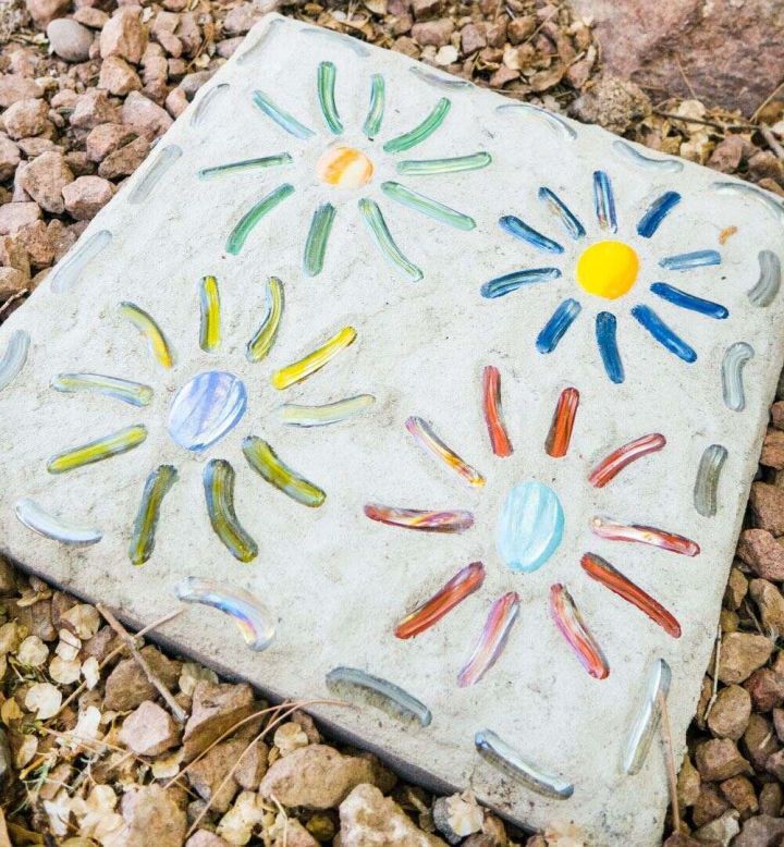 Super Easy Mosaic Stepping Stone