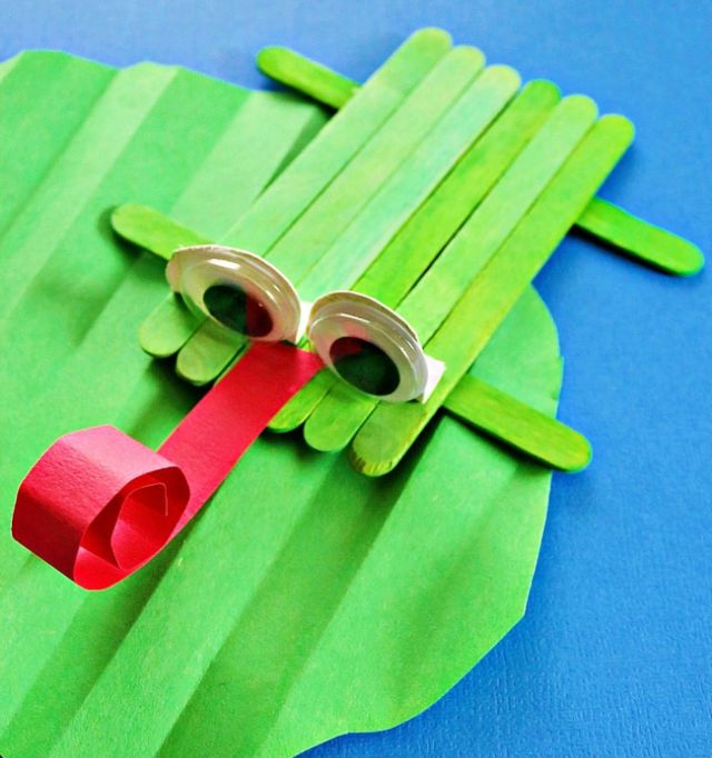 DIY Popsicle Stick Frog for Daycare