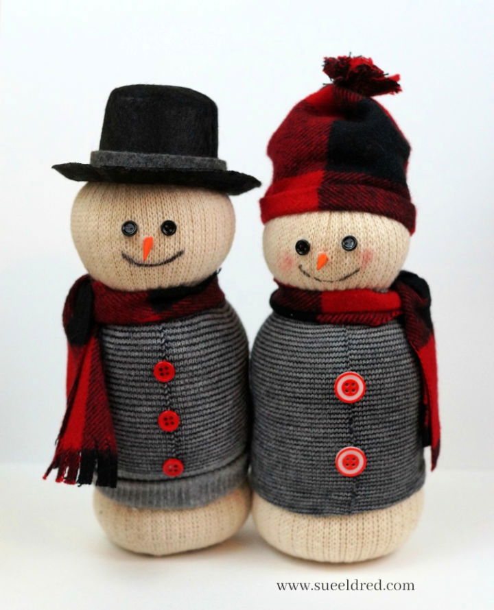 DIY Snowmen Out of Sock