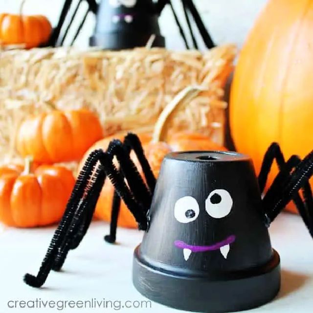 DIY Spiders From Upcycled Flower Pots