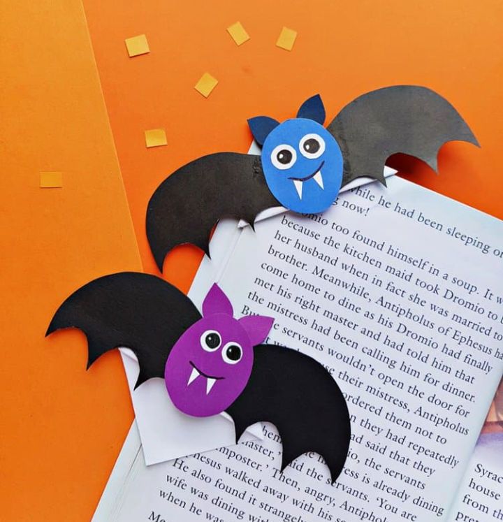 Easy DIY Bat Corner Bookmarks