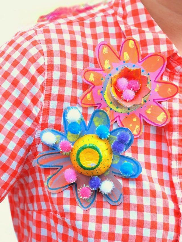 Egg Carton Flower Pins for Elementary Students