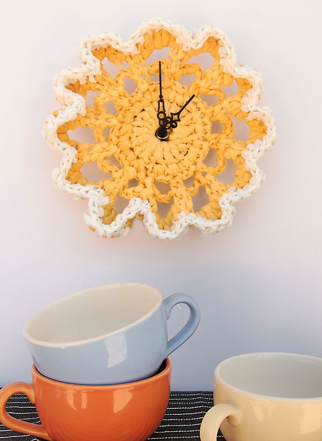 Free Crochet Plastic Bag Doily Clock Pattern